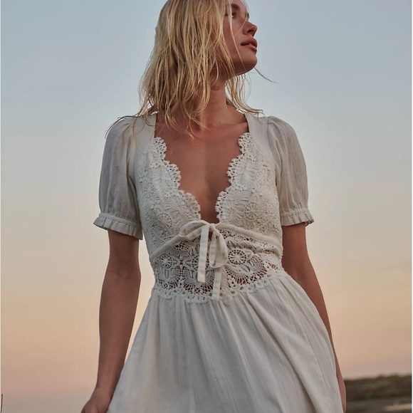 chinese dress ladies Free People Black Lace Midi (L) – The Thrifty Hippy